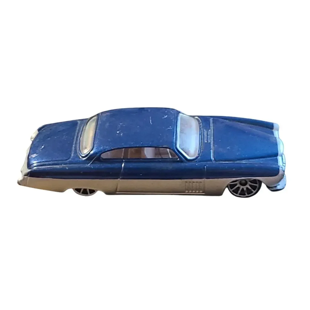 Chopped & Slammed Custom Show Car Collectible 1/64 Scale Diecast Diorama Model